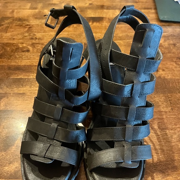 Nike - Picture 11 of 11